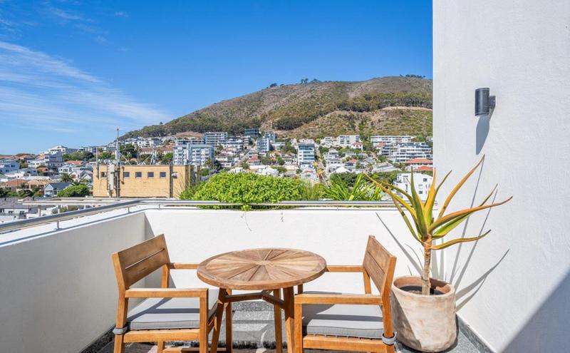 2 Bedroom Property for Sale in Sea Point Western Cape